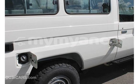 Buy Import Toyota Land Cruiser White Car in Import - Dubai in Ayeyarwady Buy Import Toyota Land Cruiser White Car in Import - Dubai in Ayeyarwady
