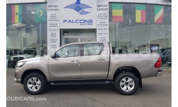 Buy Import Toyota Hilux Brown Car in Import - Dubai in Ayeyarwady Buy Import Toyota Hilux Brown Car in Import - Dubai in Ayeyarwady
