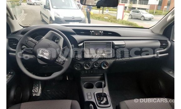 Buy Import Toyota Hilux Brown Car in Import - Dubai in Ayeyarwady Buy Import Toyota Hilux Brown Car in Import - Dubai in Ayeyarwady