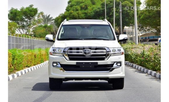 သွင်းကုန် Toyota Land Cruiser White ကား Import - Dubai Ayeyarwady သွင်းကုန် Toyota Land Cruiser White ကား Import - Dubai Ayeyarwady