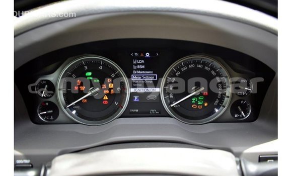 သွင်းကုန် Toyota Land Cruiser White ကား Import - Dubai Ayeyarwady သွင်းကုန် Toyota Land Cruiser White ကား Import - Dubai Ayeyarwady