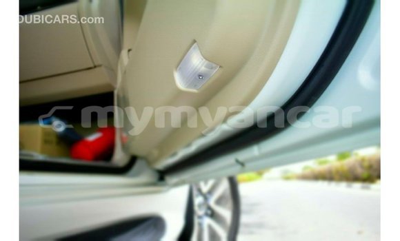 သွင်းကုန် Toyota Land Cruiser White ကား Import - Dubai Ayeyarwady သွင်းကုန် Toyota Land Cruiser White ကား Import - Dubai Ayeyarwady