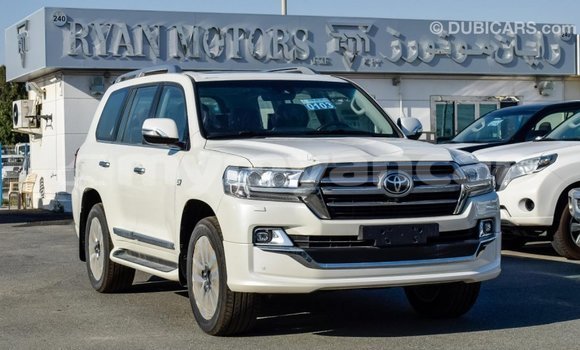 Buy Import Toyota Land Cruiser White Car in Import - Dubai in Ayeyarwady Buy Import Toyota Land Cruiser White Car in Import - Dubai in Ayeyarwady