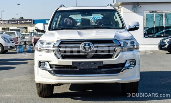 Buy Import Toyota Land Cruiser White Car in Import - Dubai in Ayeyarwady Buy Import Toyota Land Cruiser White Car in Import - Dubai in Ayeyarwady