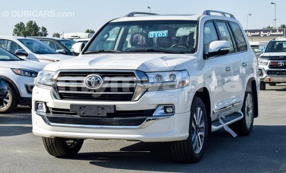 Buy Import Toyota Land Cruiser White Car in Import - Dubai in Ayeyarwady Buy Import Toyota Land Cruiser White Car in Import - Dubai in Ayeyarwady