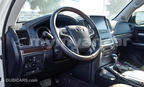 Buy Import Toyota Land Cruiser White Car in Import - Dubai in Ayeyarwady Buy Import Toyota Land Cruiser White Car in Import - Dubai in Ayeyarwady