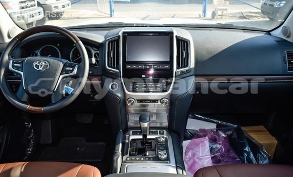 Buy Import Toyota Land Cruiser White Car in Import - Dubai in Ayeyarwady Buy Import Toyota Land Cruiser White Car in Import - Dubai in Ayeyarwady