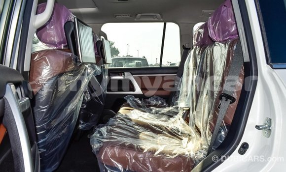 Buy Import Toyota Land Cruiser White Car in Import - Dubai in Ayeyarwady Buy Import Toyota Land Cruiser White Car in Import - Dubai in Ayeyarwady