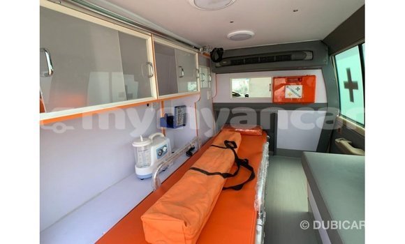 Buy Import Toyota Land Cruiser Beige Car in Import - Dubai in Ayeyarwady Buy Import Toyota Land Cruiser Beige Car in Import - Dubai in Ayeyarwady