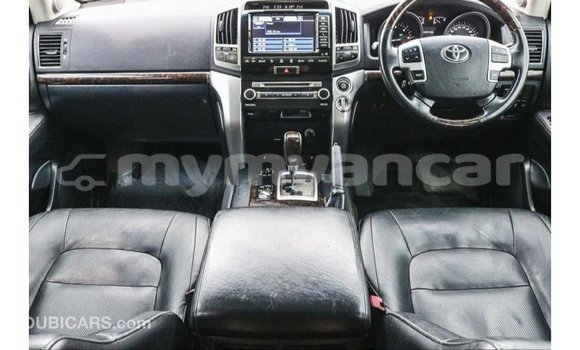 Acheter Import Voiture Toyota Land Cruiser Blanc à Import - Dubai, #<Region:0x000000000c5121b8> Acheter Import Voiture Toyota Land Cruiser Blanc à Import - Dubai, #<Region:0x000000000c5121b8>