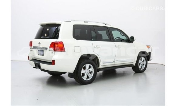 Acheter Import Voiture Toyota Land Cruiser Blanc à Import - Dubai, #<Region:0x000000000c5121b8> Acheter Import Voiture Toyota Land Cruiser Blanc à Import - Dubai, #<Region:0x000000000c5121b8>