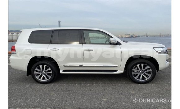 Buy Import Toyota Land Cruiser White Car in Import - Dubai in Ayeyarwady Buy Import Toyota Land Cruiser White Car in Import - Dubai in Ayeyarwady