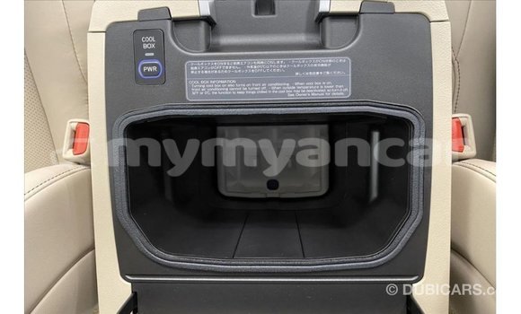 Buy Import Toyota Land Cruiser White Car in Import - Dubai in Ayeyarwady Buy Import Toyota Land Cruiser White Car in Import - Dubai in Ayeyarwady