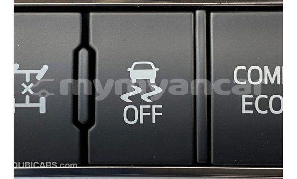 Buy Import Toyota Land Cruiser White Car in Import - Dubai in Ayeyarwady Buy Import Toyota Land Cruiser White Car in Import - Dubai in Ayeyarwady