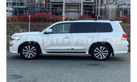 Acheter Import Voiture Toyota Land Cruiser Blanc à Import - Dubai, #<Region:0x000000000c5121b8> Acheter Import Voiture Toyota Land Cruiser Blanc à Import - Dubai, #<Region:0x000000000c5121b8>