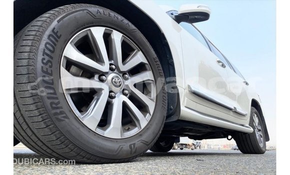Acheter Import Voiture Toyota Land Cruiser Blanc à Import - Dubai, #<Region:0x000000000c5121b8> Acheter Import Voiture Toyota Land Cruiser Blanc à Import - Dubai, #<Region:0x000000000c5121b8>