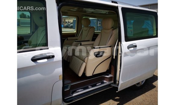 Buy Import Mercedes-Benz Vito White Car in Import - Dubai in Ayeyarwady Buy Import Mercedes-Benz Vito White Car in Import - Dubai in Ayeyarwady