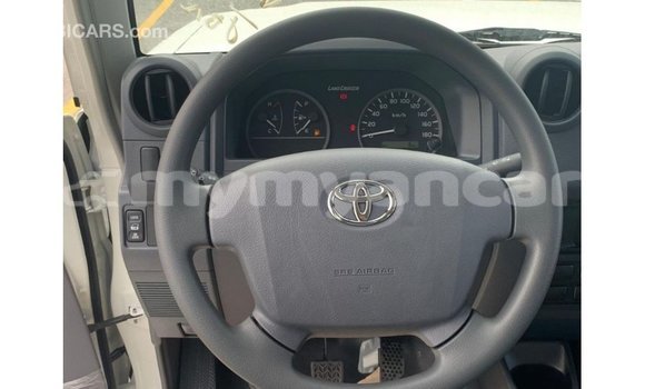 Buy Import Toyota Land Cruiser White Car in Import - Dubai in Ayeyarwady Buy Import Toyota Land Cruiser White Car in Import - Dubai in Ayeyarwady