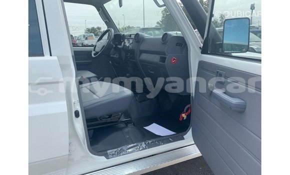 Buy Import Toyota Land Cruiser White Car in Import - Dubai in Ayeyarwady Buy Import Toyota Land Cruiser White Car in Import - Dubai in Ayeyarwady