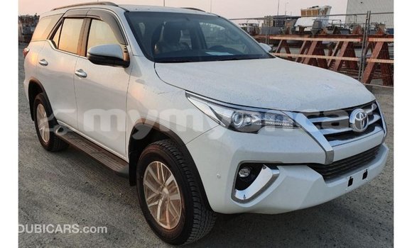 Buy Import Toyota Fortuner White Car in Import - Dubai in Ayeyarwady Buy Import Toyota Fortuner White Car in Import - Dubai in Ayeyarwady