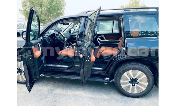 Buy Import Toyota Land Cruiser Black Car in Import - Dubai in Ayeyarwady Buy Import Toyota Land Cruiser Black Car in Import - Dubai in Ayeyarwady