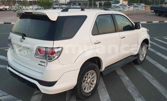 Acheter Import Voiture Toyota Fortuner Blanc à Import - Dubai, #<Region:0x000000000c5121b8> Acheter Import Voiture Toyota Fortuner Blanc à Import - Dubai, #<Region:0x000000000c5121b8>