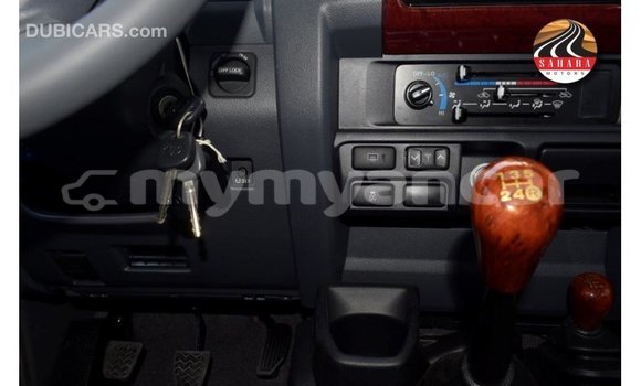 သွင်းကုန် Toyota Land Cruiser Red ကား Import - Dubai Ayeyarwady သွင်းကုန် Toyota Land Cruiser Red ကား Import - Dubai Ayeyarwady
