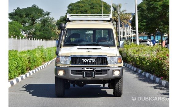Buy Import Toyota Land Cruiser Beige Car in Import - Dubai in Ayeyarwady Buy Import Toyota Land Cruiser Beige Car in Import - Dubai in Ayeyarwady