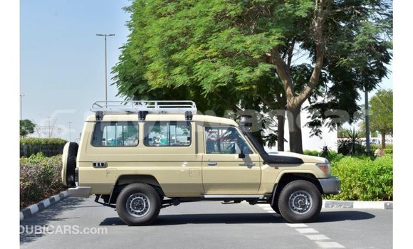 Buy Import Toyota Land Cruiser Beige Car in Import - Dubai in Ayeyarwady Buy Import Toyota Land Cruiser Beige Car in Import - Dubai in Ayeyarwady