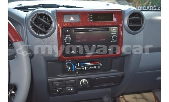 Buy Import Toyota Land Cruiser Beige Car in Import - Dubai in Ayeyarwady Buy Import Toyota Land Cruiser Beige Car in Import - Dubai in Ayeyarwady
