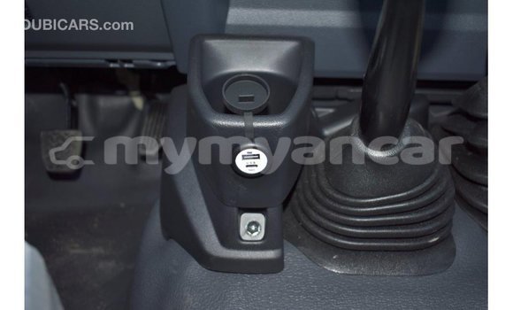 Buy Import Toyota Land Cruiser Beige Car in Import - Dubai in Ayeyarwady Buy Import Toyota Land Cruiser Beige Car in Import - Dubai in Ayeyarwady