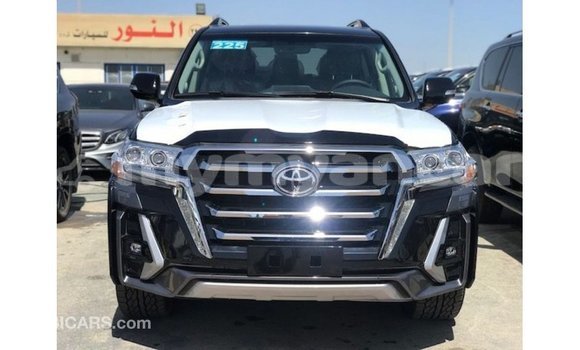 သွင်းကုန် Toyota Land Cruiser Black ကား Import - Dubai Ayeyarwady သွင်းကုန် Toyota Land Cruiser Black ကား Import - Dubai Ayeyarwady
