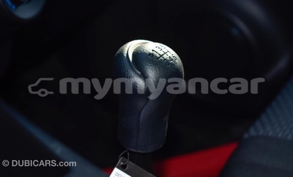 သွင်းကုန် Toyota Hilux White ကား Import - Dubai Ayeyarwady သွင်းကုန် Toyota Hilux White ကား Import - Dubai Ayeyarwady