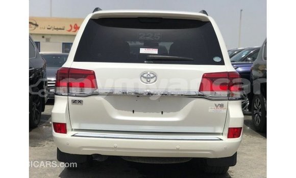 Acheter Import Voiture Toyota Land Cruiser Blanc à Import - Dubai, #<Region:0x000000000c5121b8> Acheter Import Voiture Toyota Land Cruiser Blanc à Import - Dubai, #<Region:0x000000000c5121b8>