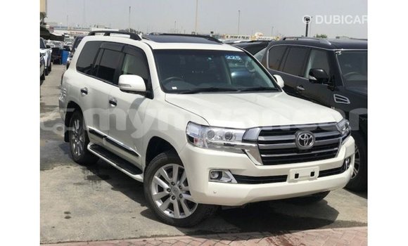 Acheter Import Voiture Toyota Land Cruiser Blanc à Import - Dubai, #<Region:0x000000000c5121b8> Acheter Import Voiture Toyota Land Cruiser Blanc à Import - Dubai, #<Region:0x000000000c5121b8>