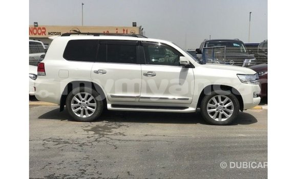 Acheter Import Voiture Toyota Land Cruiser Blanc à Import - Dubai, #<Region:0x000000000c5121b8> Acheter Import Voiture Toyota Land Cruiser Blanc à Import - Dubai, #<Region:0x000000000c5121b8>