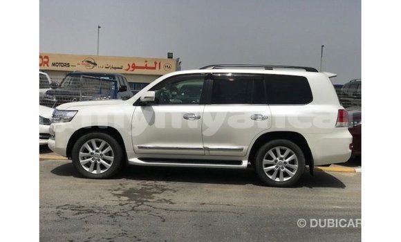 Acheter Import Voiture Toyota Land Cruiser Blanc à Import - Dubai, #<Region:0x000000000c5121b8> Acheter Import Voiture Toyota Land Cruiser Blanc à Import - Dubai, #<Region:0x000000000c5121b8>