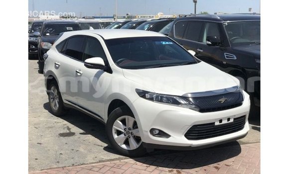 သွင်းကုန် Toyota Harrier White ကား Import - Dubai Ayeyarwady သွင်းကုန် Toyota Harrier White ကား Import - Dubai Ayeyarwady