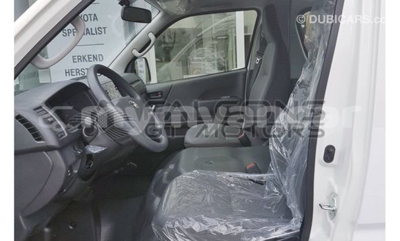 သွင်းကုန် Toyota Hiace White ကား Import - Dubai Ayeyarwady သွင်းကုန် Toyota Hiace White ကား Import - Dubai Ayeyarwady