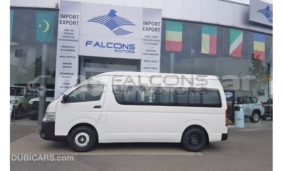 သွင်းကုန် Toyota Hiace White ကား Import - Dubai Ayeyarwady သွင်းကုန် Toyota Hiace White ကား Import - Dubai Ayeyarwady