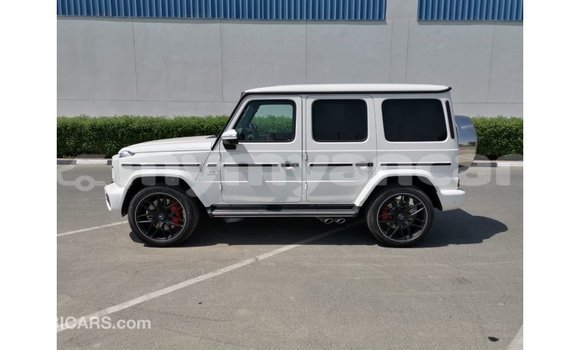 Buy Import Mercedes-Benz 190 (W201) White Car in Import - Dubai in Ayeyarwady Buy Import Mercedes-Benz 190 (W201) White Car in Import - Dubai in Ayeyarwady