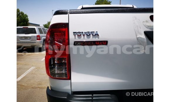 Buy Import Toyota Hilux White Car in Import - Dubai in Ayeyarwady Buy Import Toyota Hilux White Car in Import - Dubai in Ayeyarwady