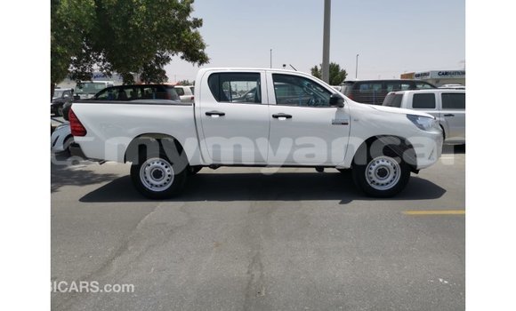 Buy Import Toyota Hilux White Car in Import - Dubai in Ayeyarwady Buy Import Toyota Hilux White Car in Import - Dubai in Ayeyarwady