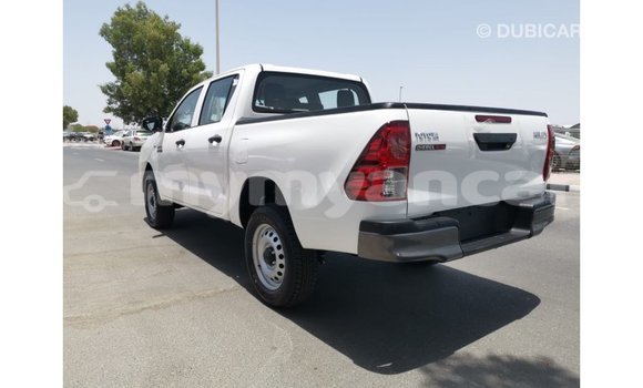 Buy Import Toyota Hilux White Car in Import - Dubai in Ayeyarwady Buy Import Toyota Hilux White Car in Import - Dubai in Ayeyarwady