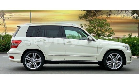 Buy Import Mercedes-Benz 190 (W201) White Car in Import - Dubai in Ayeyarwady Buy Import Mercedes-Benz 190 (W201) White Car in Import - Dubai in Ayeyarwady