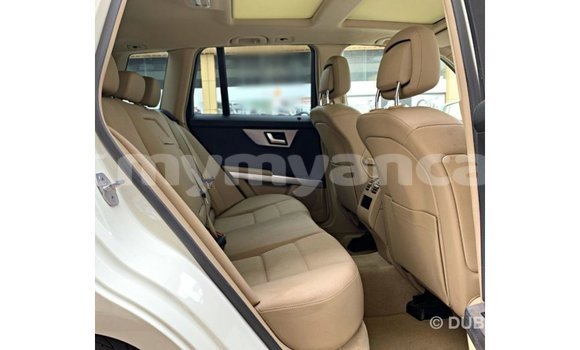 Buy Import Mercedes-Benz 190 (W201) White Car in Import - Dubai in Ayeyarwady Buy Import Mercedes-Benz 190 (W201) White Car in Import - Dubai in Ayeyarwady