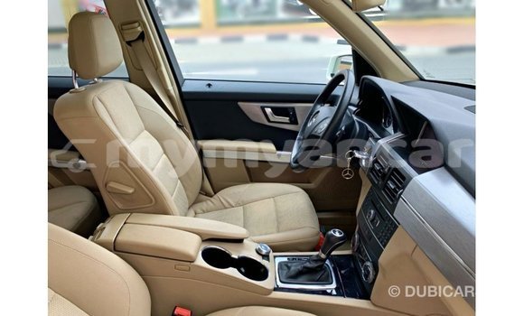 Buy Import Mercedes-Benz 190 (W201) White Car in Import - Dubai in Ayeyarwady Buy Import Mercedes-Benz 190 (W201) White Car in Import - Dubai in Ayeyarwady