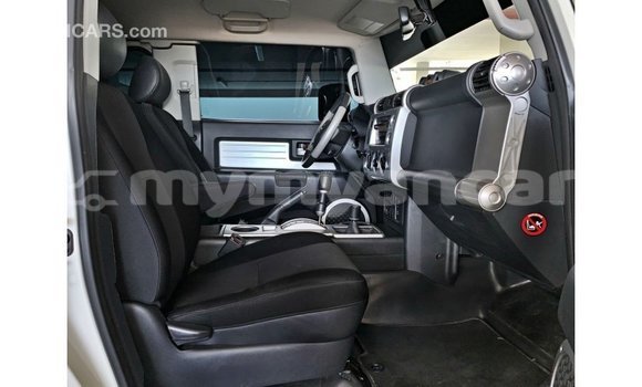 Buy Import Toyota FJ Cruiser White Car in Import - Dubai in Ayeyarwady Buy Import Toyota FJ Cruiser White Car in Import - Dubai in Ayeyarwady