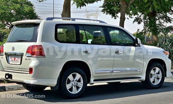 Acheter Import Voiture Toyota Land Cruiser Blanc à Import - Dubai, #<Region:0x000000000c5121b8> Acheter Import Voiture Toyota Land Cruiser Blanc à Import - Dubai, #<Region:0x000000000c5121b8>