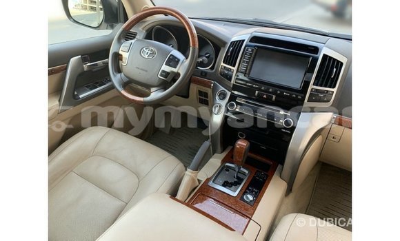 Acheter Import Voiture Toyota Land Cruiser Blanc à Import - Dubai, #<Region:0x000000000c5121b8> Acheter Import Voiture Toyota Land Cruiser Blanc à Import - Dubai, #<Region:0x000000000c5121b8>